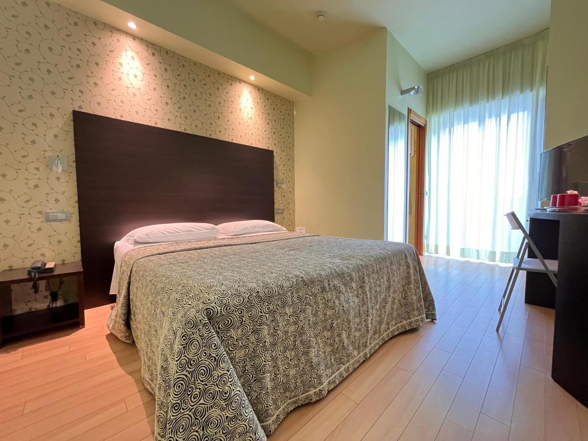 Hotel Perla - The Storyhoteller Riccione Extérieur photo